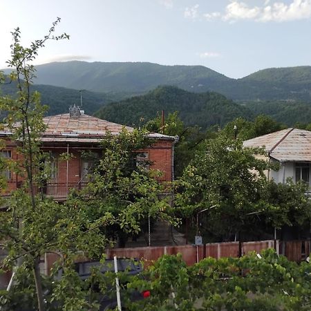 AMBROsador Hostal Ambrolauri Exterior foto