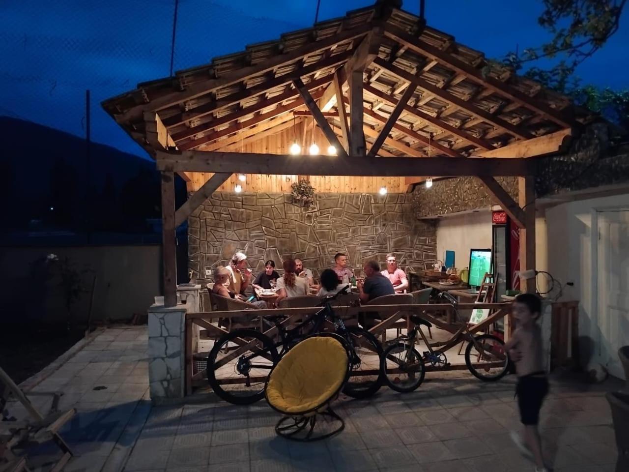 AMBROsador Hostal Ambrolauri Exterior foto
