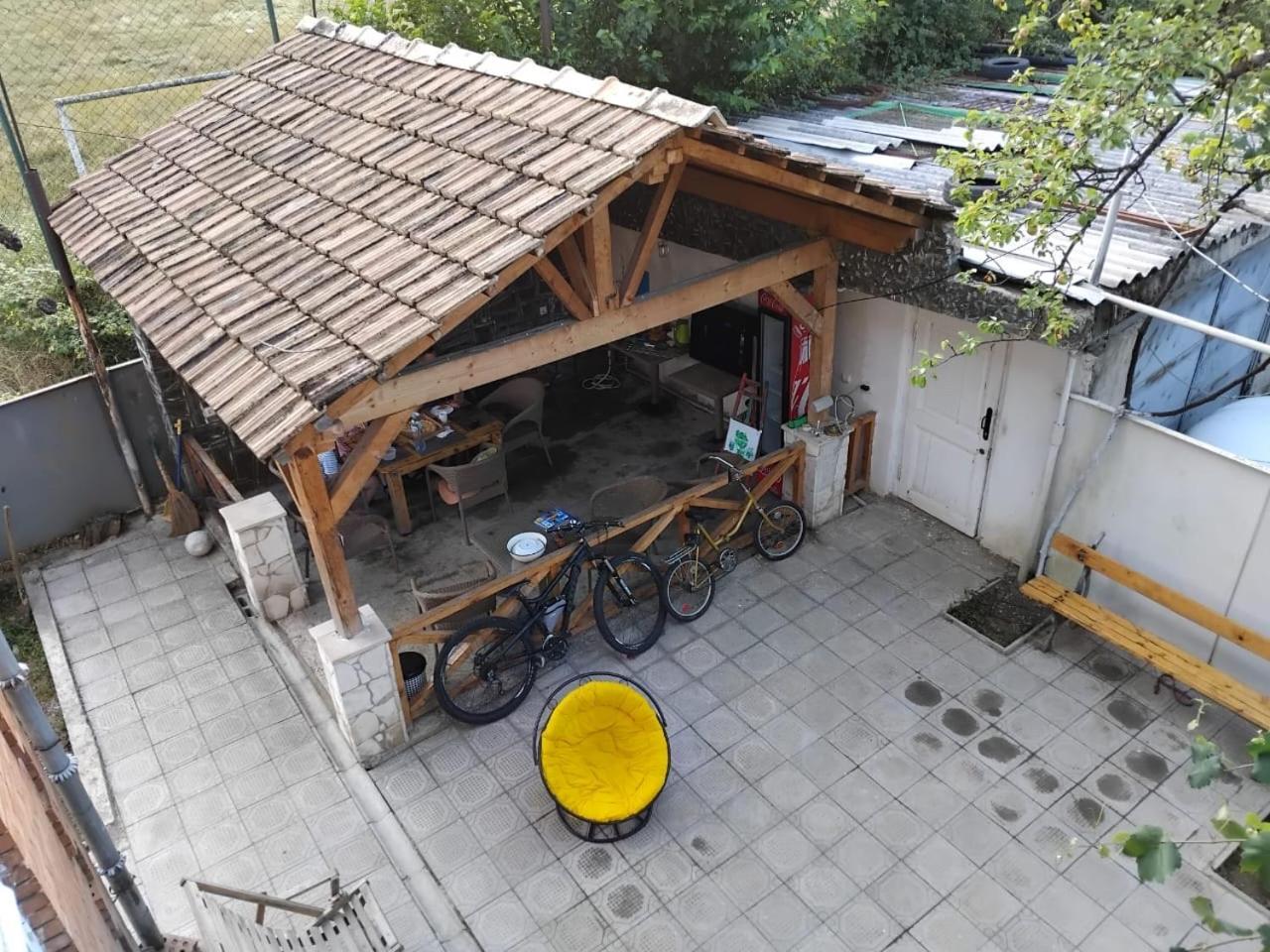 AMBROsador Hostal Ambrolauri Exterior foto